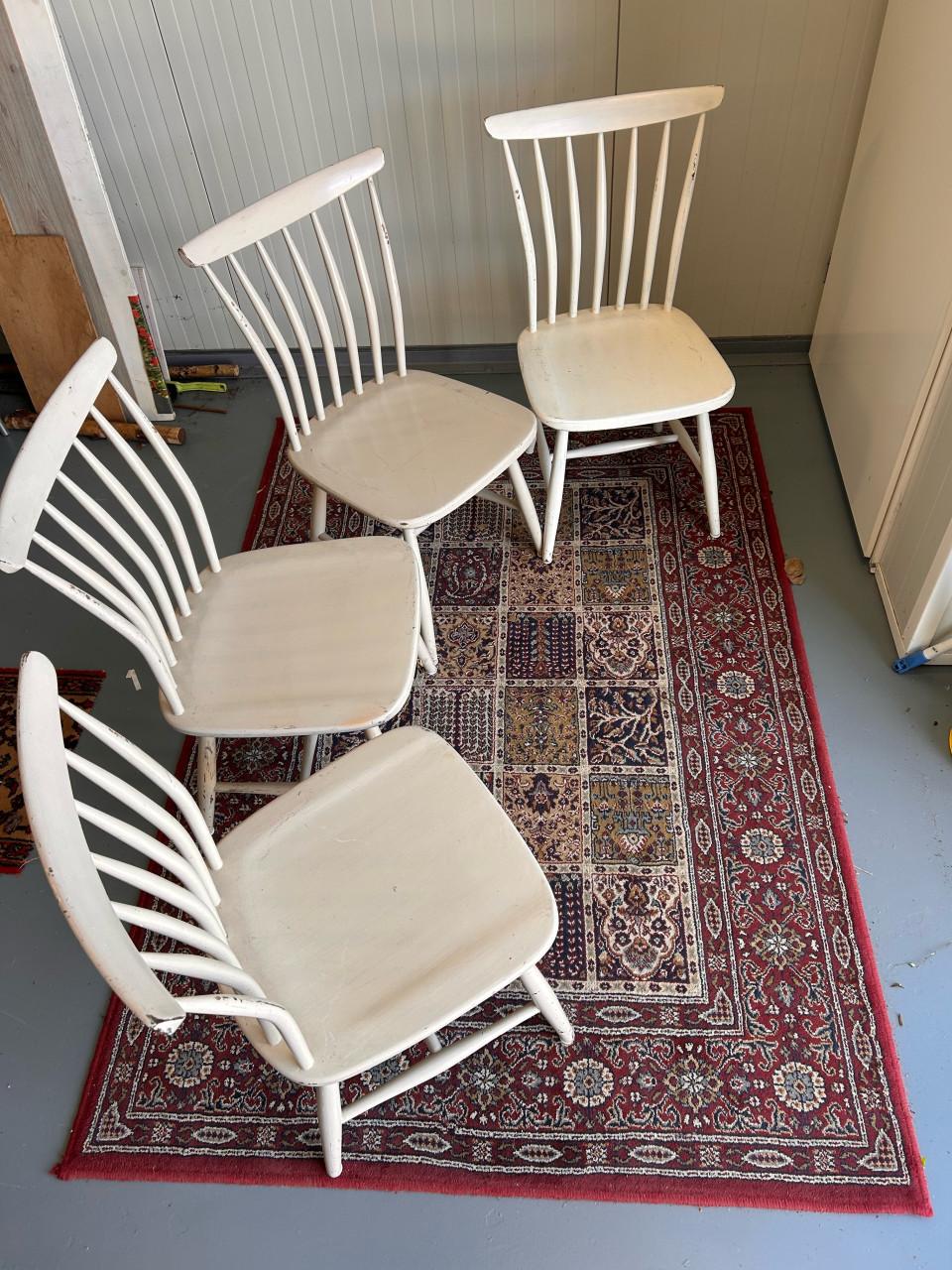 Set-4 vintage Åkerblom spijlenstoelen-Zweeds design j-50/60