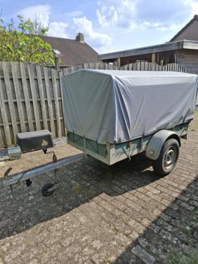 Aanhanger met huif tot 750kg