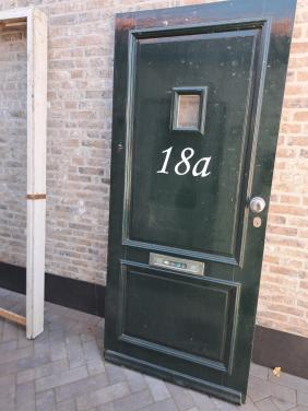 Hardhouten voordeur met evt kozijn