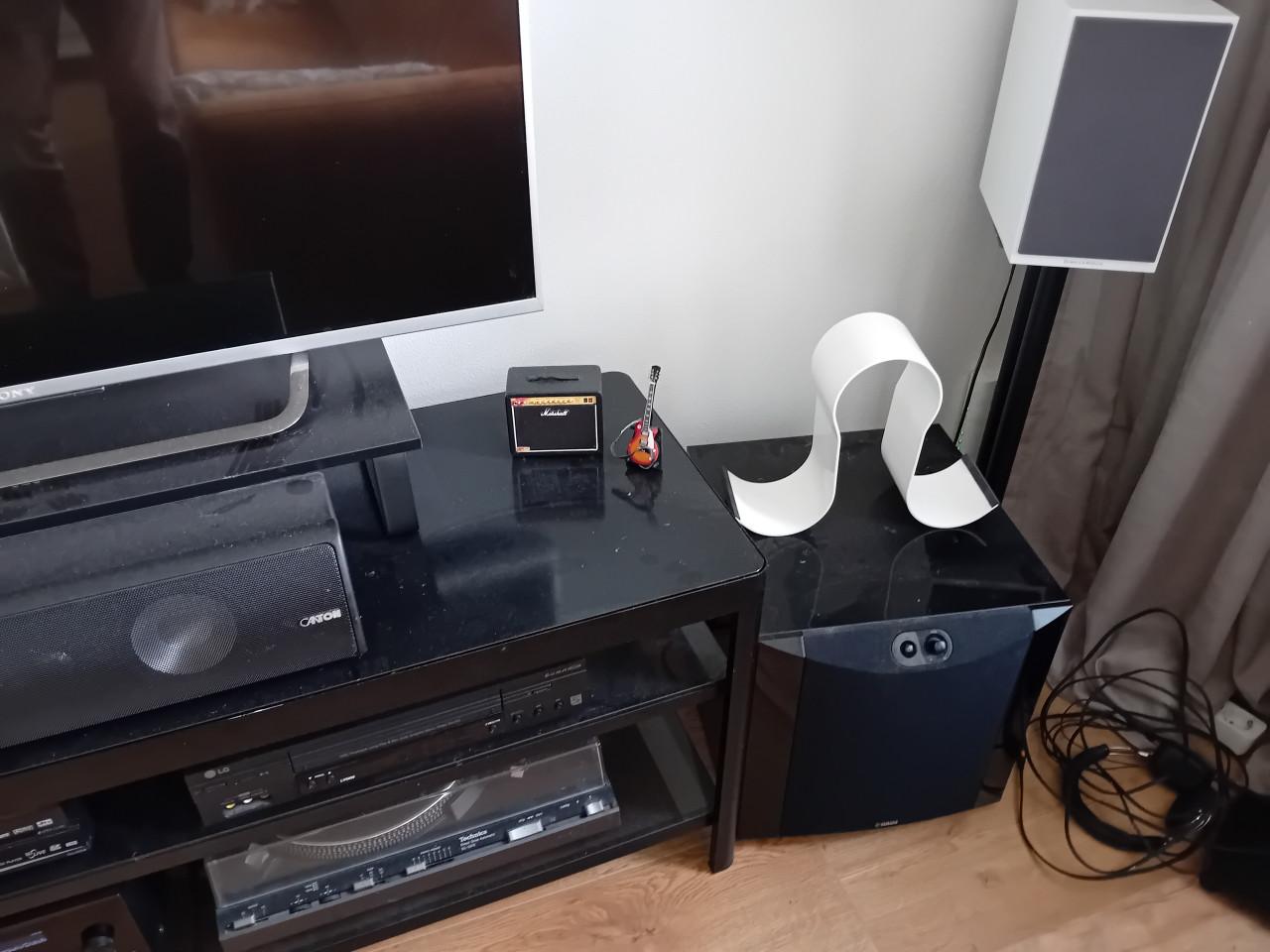 Te koop: speakers en randapparatuur surround