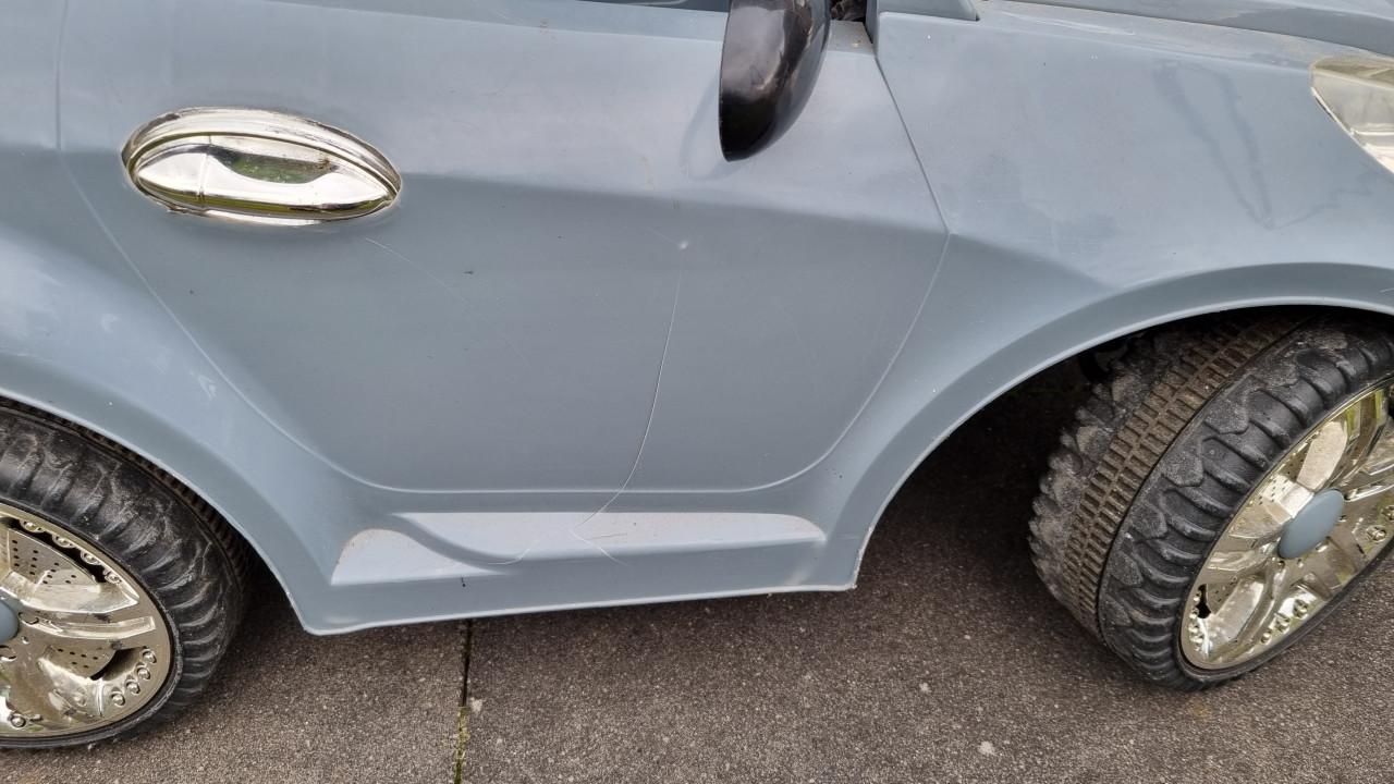 Elektrische kinderauto