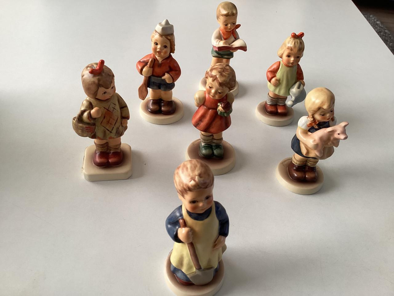 8 Verschillende Hummeltjes.      Goebel.       Allemaal gaaf.