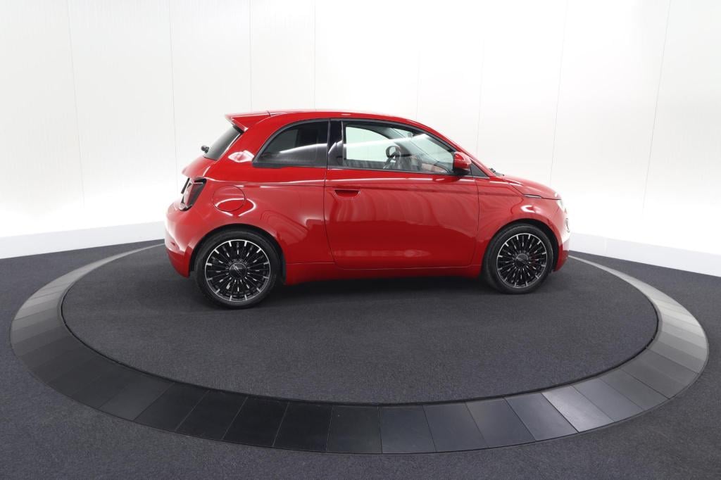 Fiat 500 icon 42 kwh | camera | 17" velgen | keyless start | navigatie | ap