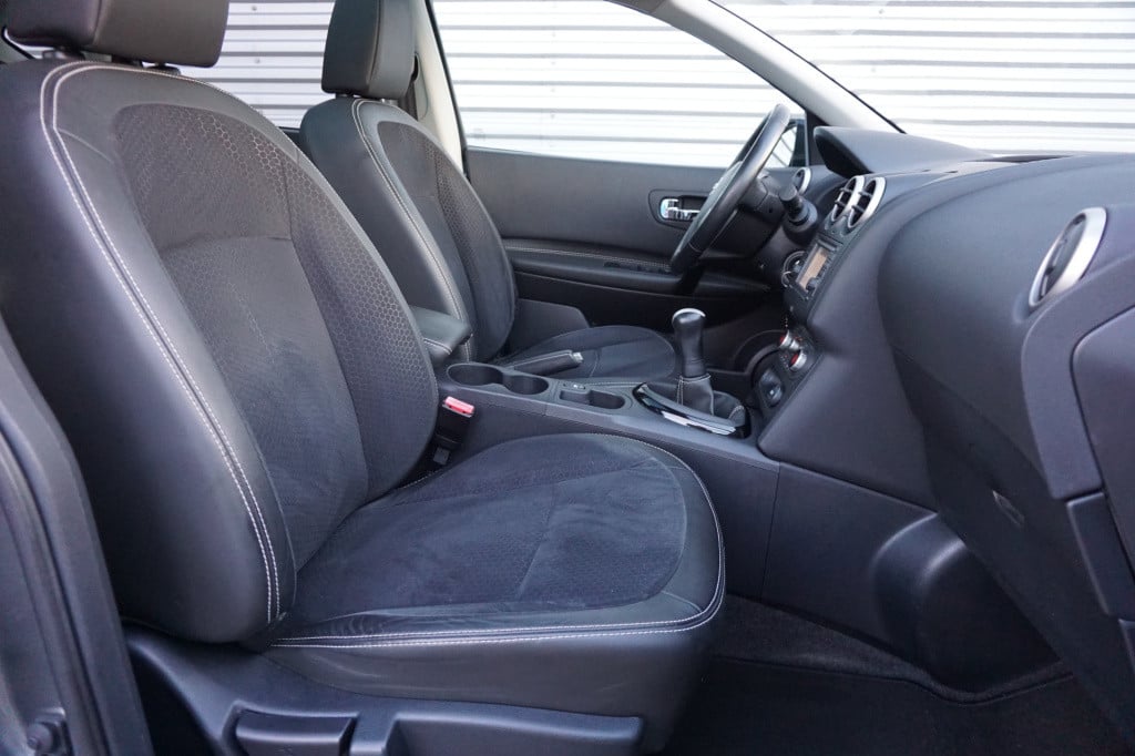 Nissan Qashqai 1.6 360 airco / navi / camera / cruise / elektr. ramen / lm 