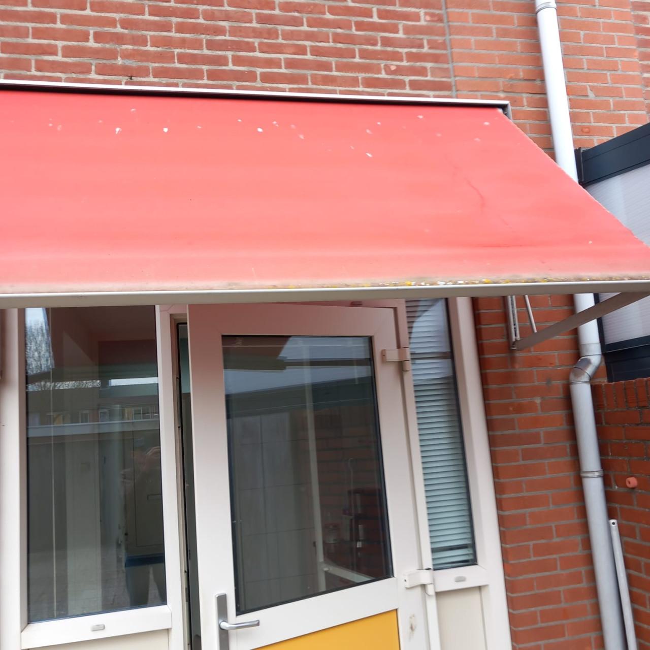 Zonnescherm 190 cm. rood