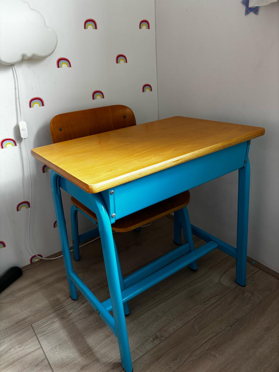 Bureau / tafeltje / schoolset met stoeltje hout met blauw aluminium