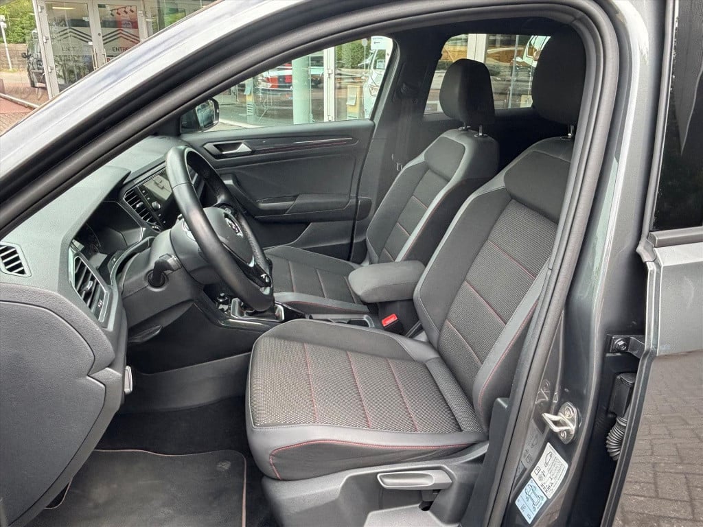 Volkswagen T-roc 1.5 tsi 150pk t-roc sport| dode hoek|trekhaak afn|stuur-st