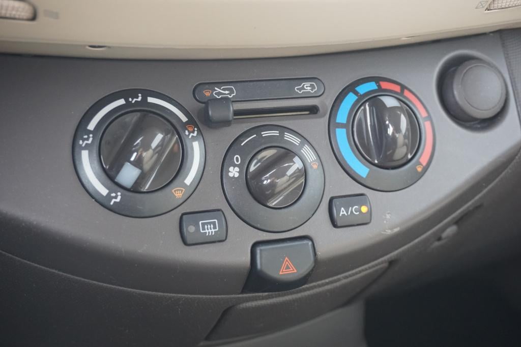 Nissan Micra 1.2 connect edition airco / navi / elektr. ramen / bluetooth /