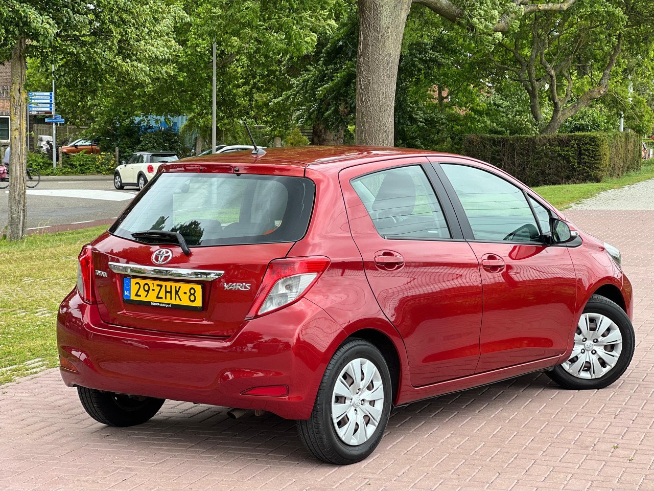 Toyota Yaris 1.3 VVT- i Aspiration | 5- Deurs | Automaat!  | Navi + Camera