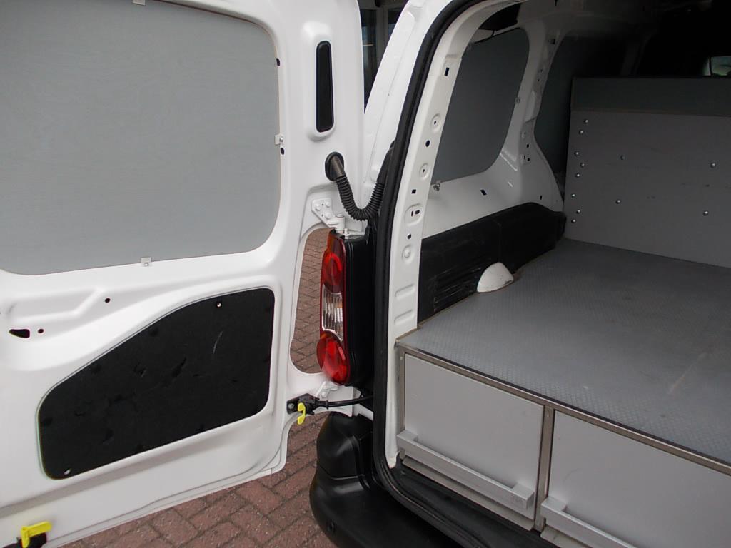 Peugeot Partner 1.6 hdi airco, cruise-contr., pdc, parrot