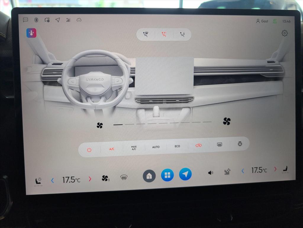 Lynk & Co 01 1.5 276pk phev more | pano | carplay | leer