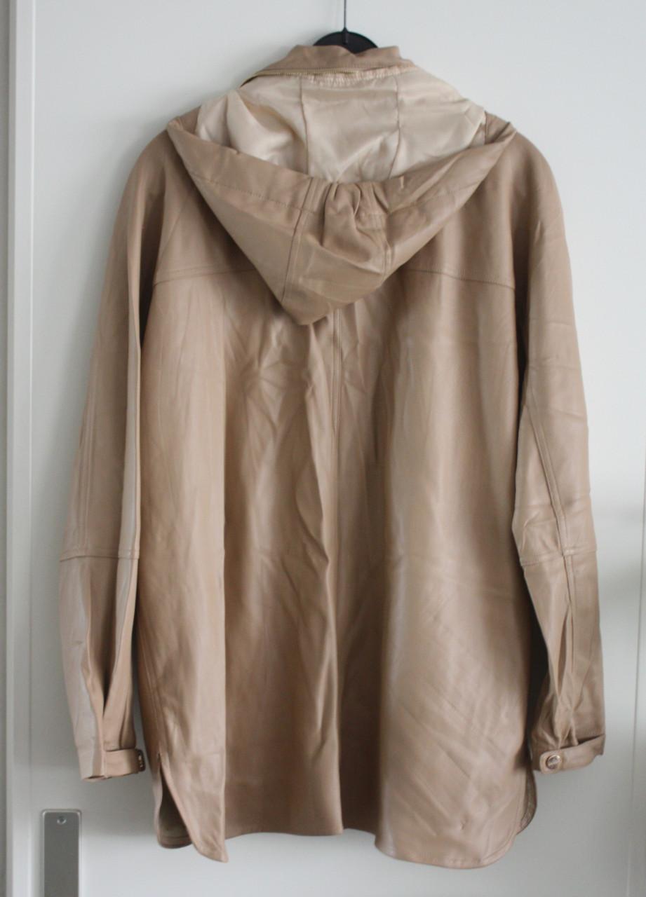 Creme bruine jas maat 42