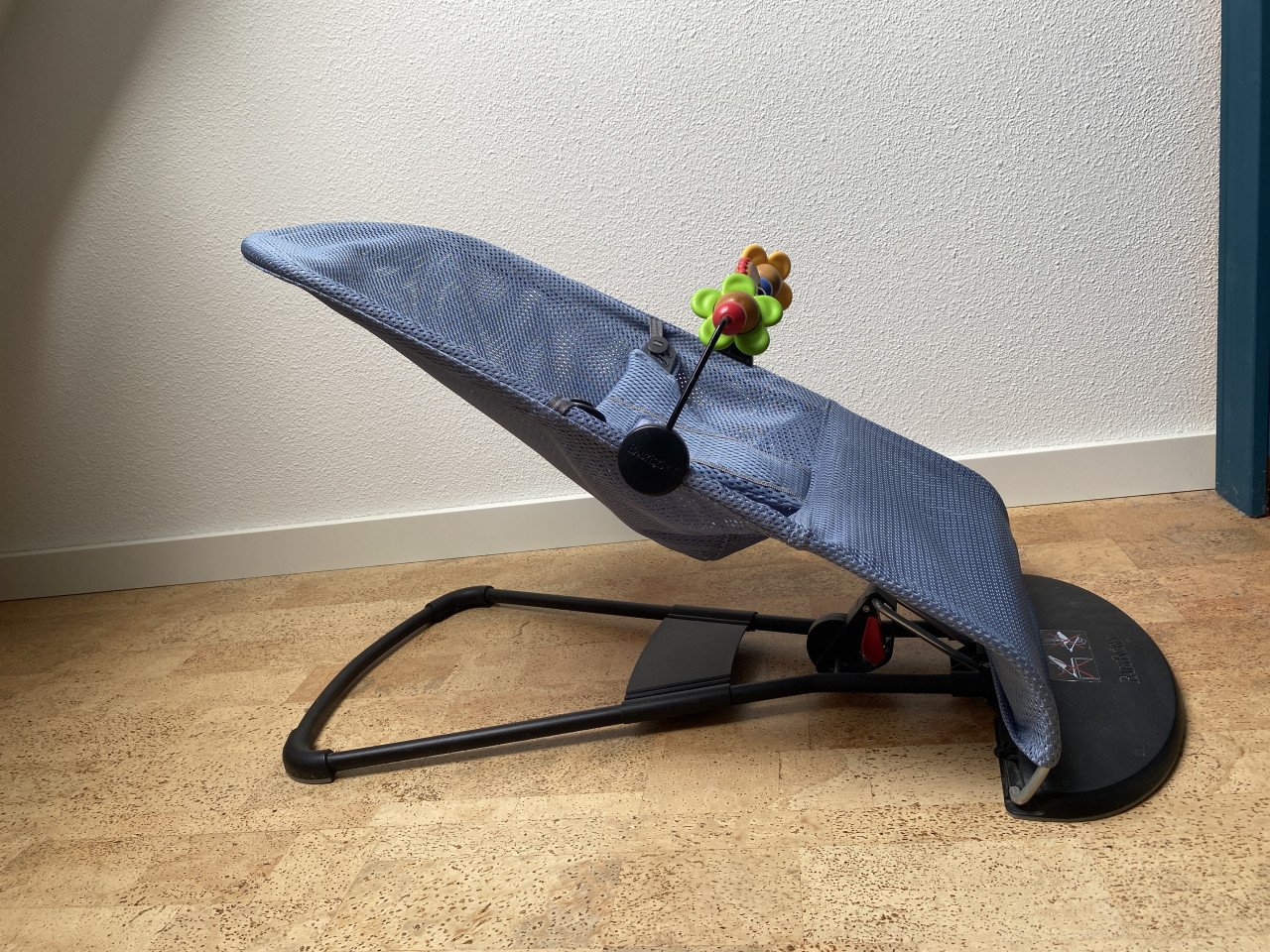 BabyBjorn wipstoeltje met houten speeltjes