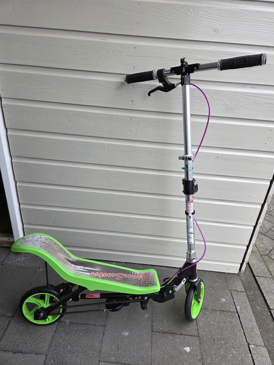Space Scooter nieuwstaat