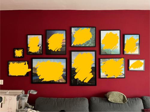 Set van 12 zwarte fotolijsten (Xenos), perfect voor een galerijwand