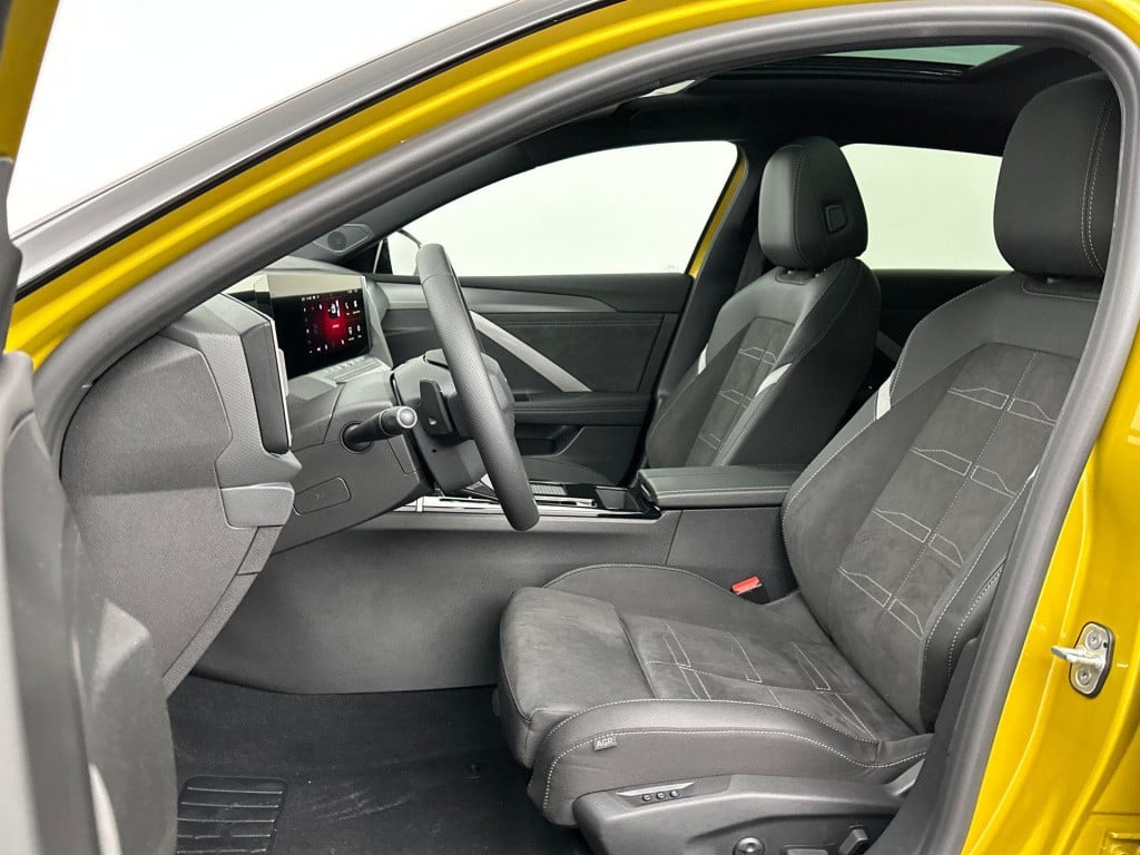 Opel Astra 1.6 turbo plug in hybrid ultimate | voorraadmodel | snel rijden 
