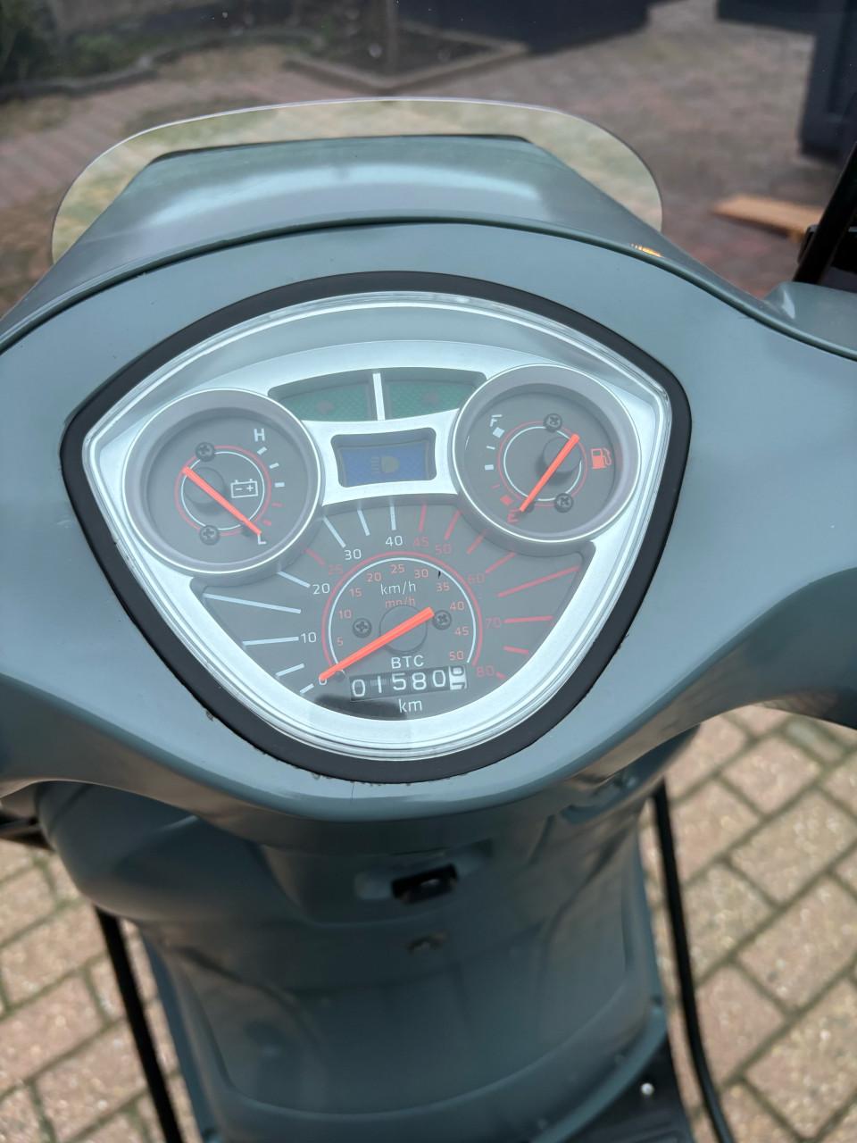 Btc scooter blauw kenteken