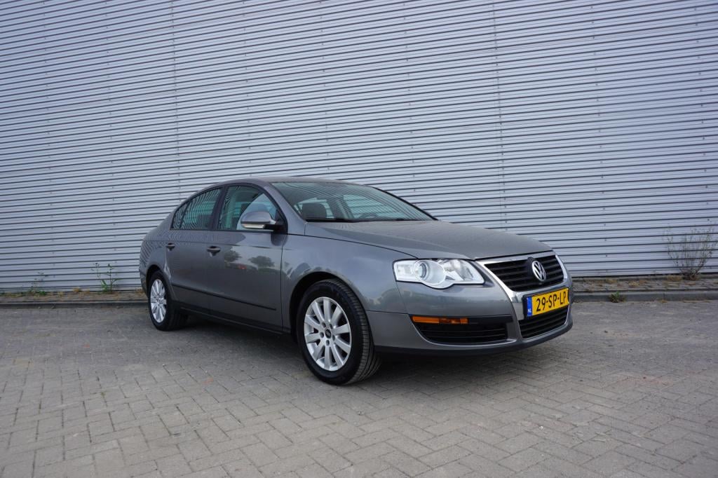 Volkswagen Passat 2.0 fsi trendline airco / cruise / elektr. ramen / trekha