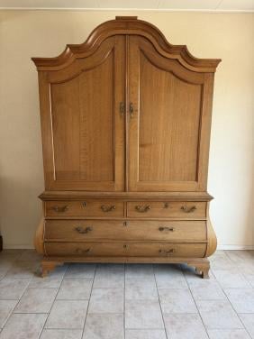 Antieke kabinet kast