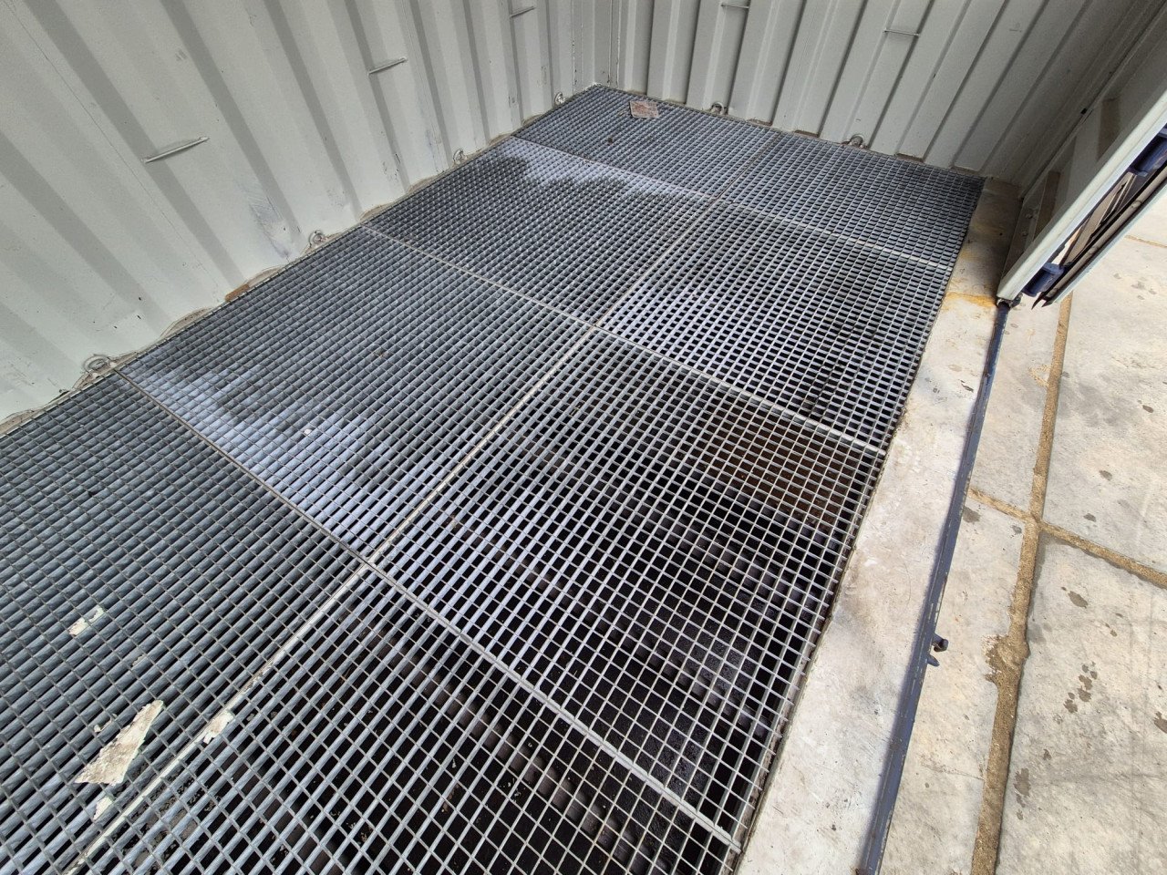 20ft openside opslag / chemiecontainer met opvangbak