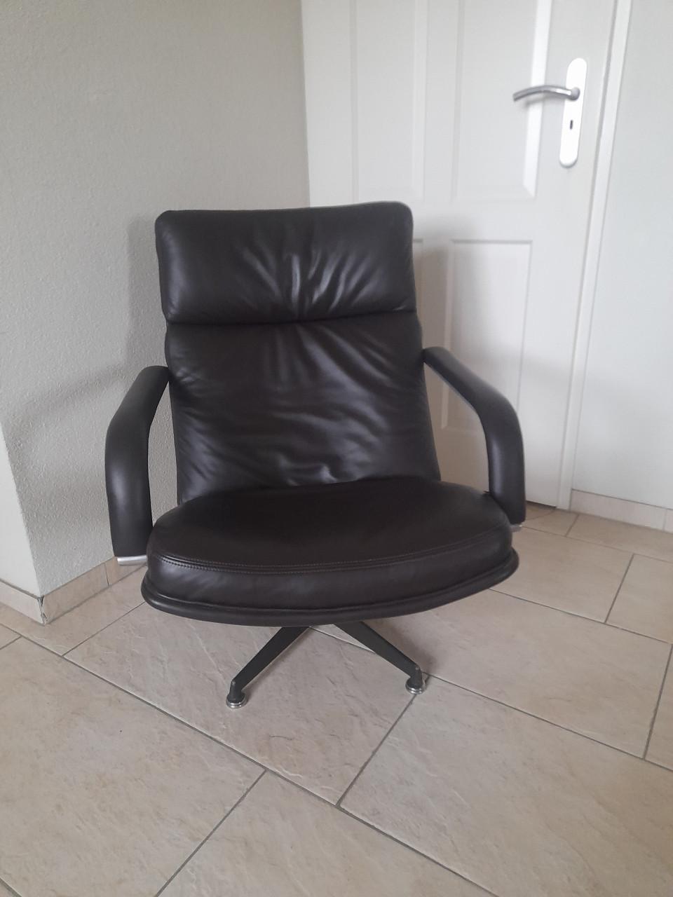 Heerlijk zittende Lederen  Fauteuil  (in goede nette staat )
