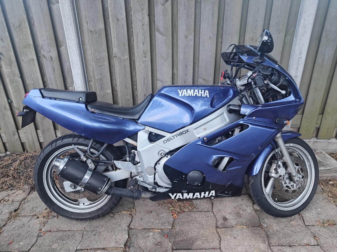 Yamaha FZR 600