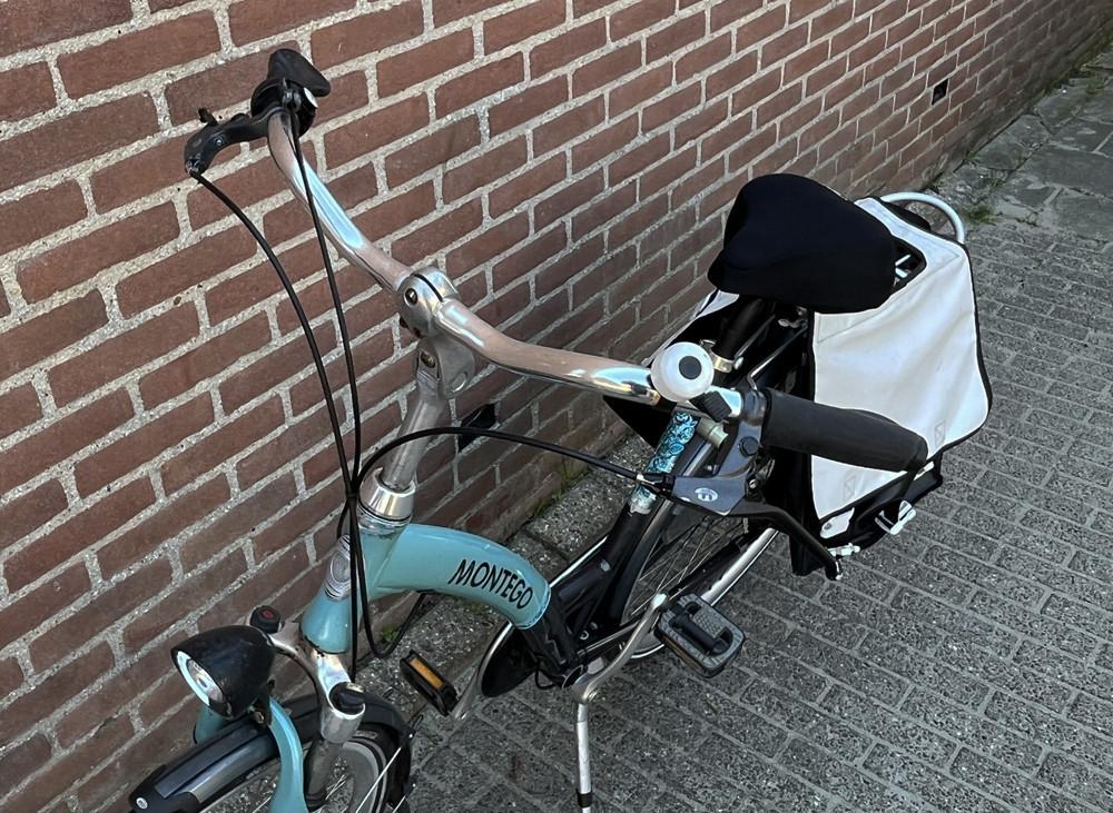 Nette lichtgewicht damesfiets Montego met fietstassen