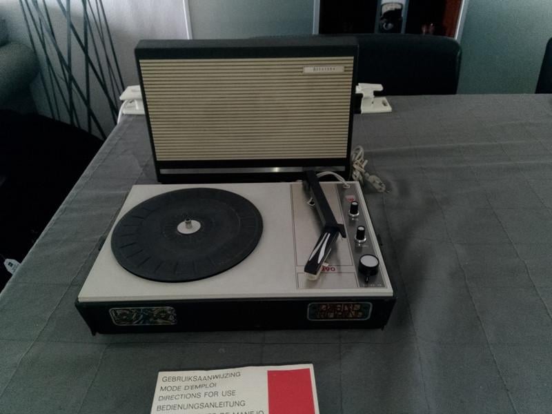 Aristona platenspeler-33/45/75 toeren