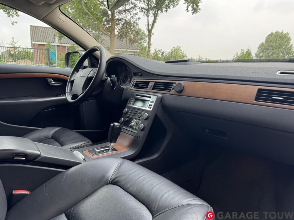 Volvo XC70 2.4 d5 summum