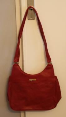 Nieuwe rode tas