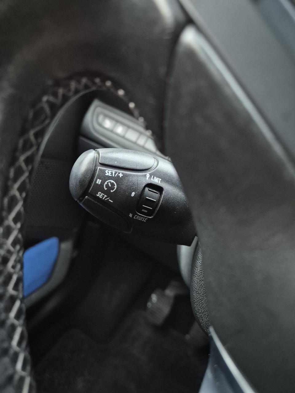 Peugeot 2008 Allure Premium 1.2 Vti