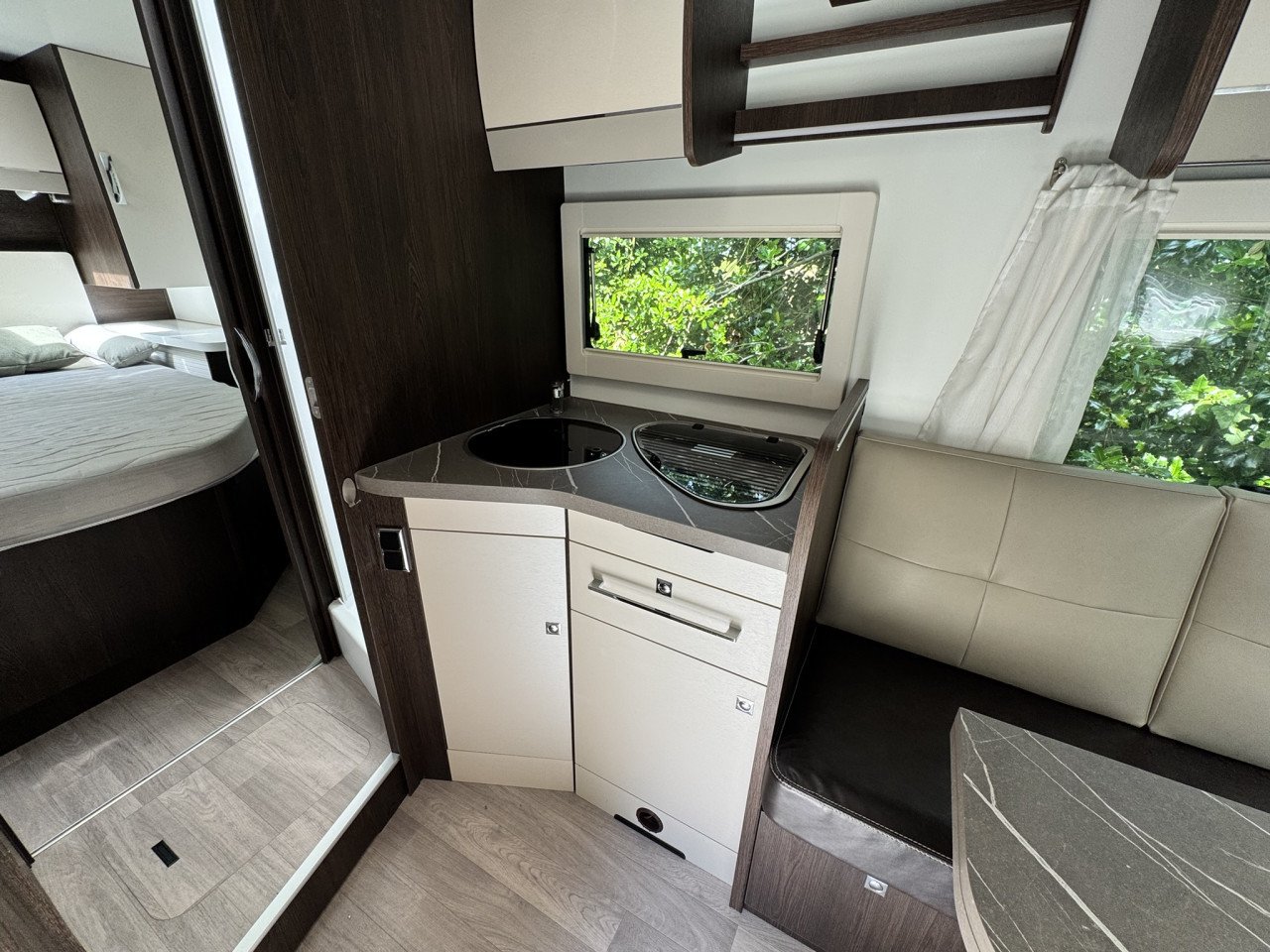 Benimar halfintegraal Tessoro 497 camper uit 2021
