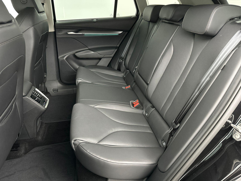 Skoda Enyaq Iv business edition elektromotor 210 kw / 286 pk suv