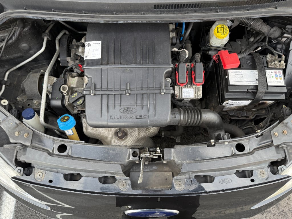 Ford KA 1.2 - titanium - airco