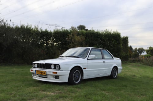 BMW E30 318is