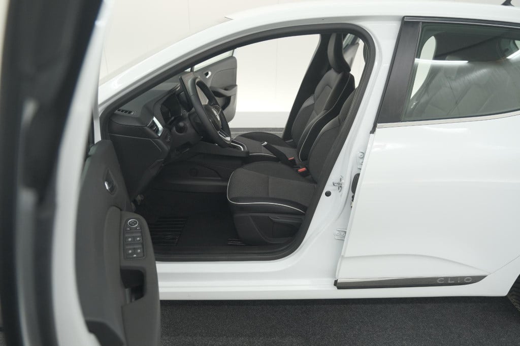 Renault Clio tce 90 techno | camera | 9.3 inch scherm | apple carplay | par