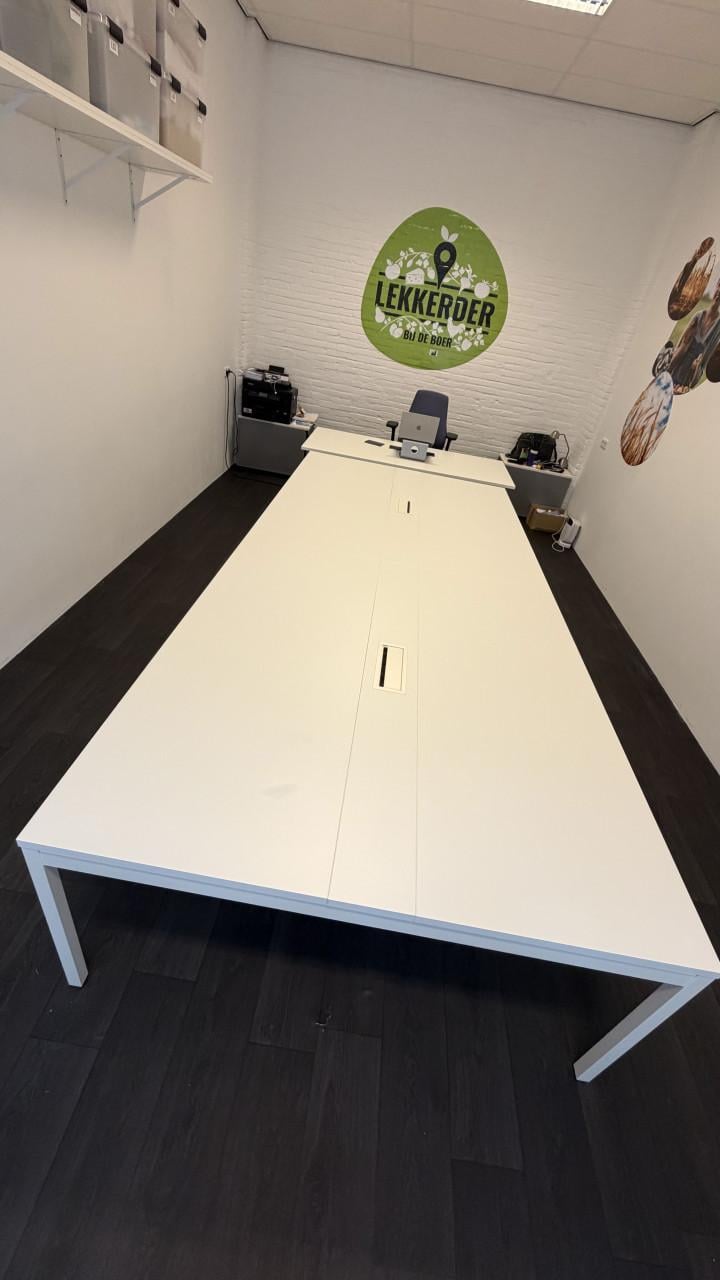 Vergadertafel z.g.a.n. 360 x 161 cm