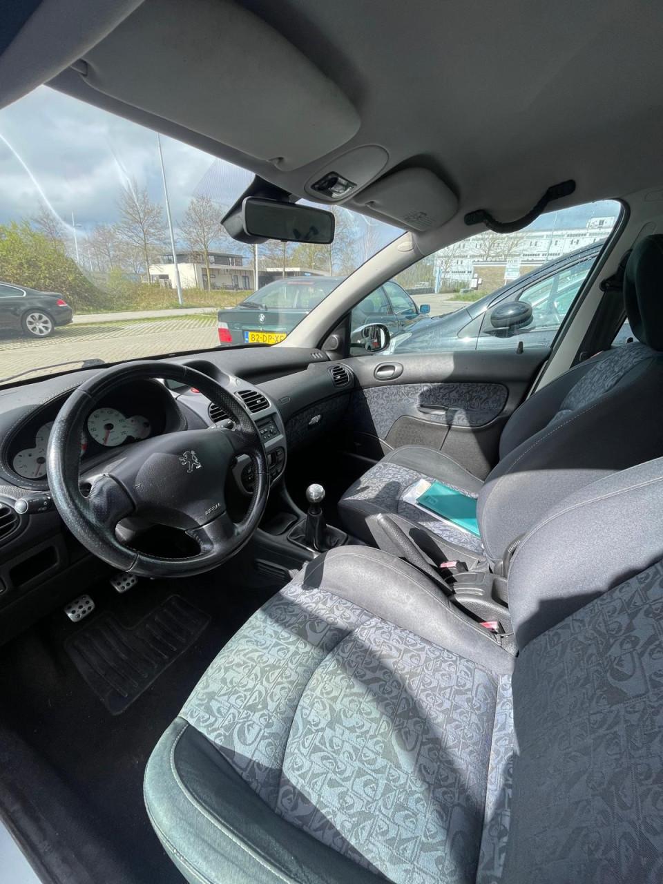 Peugeot-206 SW 1.6-16V Quiksilver