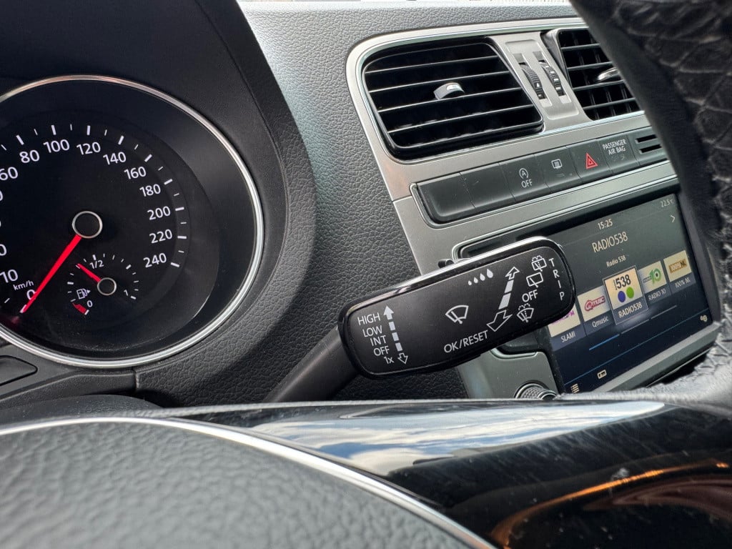 Volkswagen Polo 1.0 bluemotion * cruise control * navigatie * nap