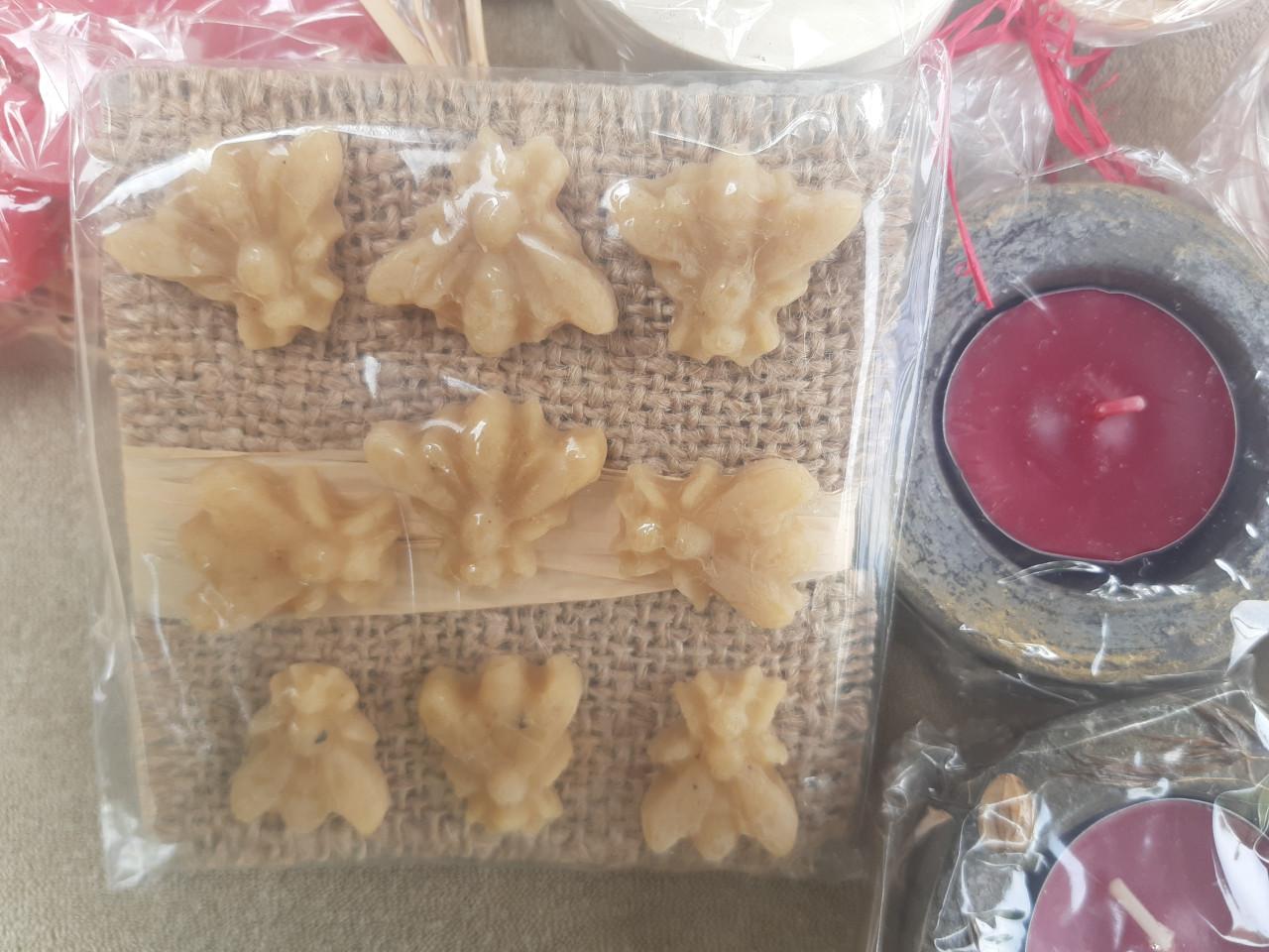 Doos met kleine cadeautjes voor Sinterklaas en Kerst