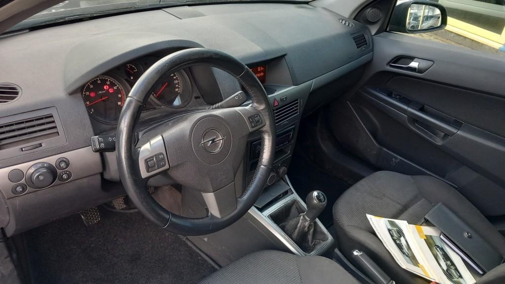 Opel Astra 1.6 essentia