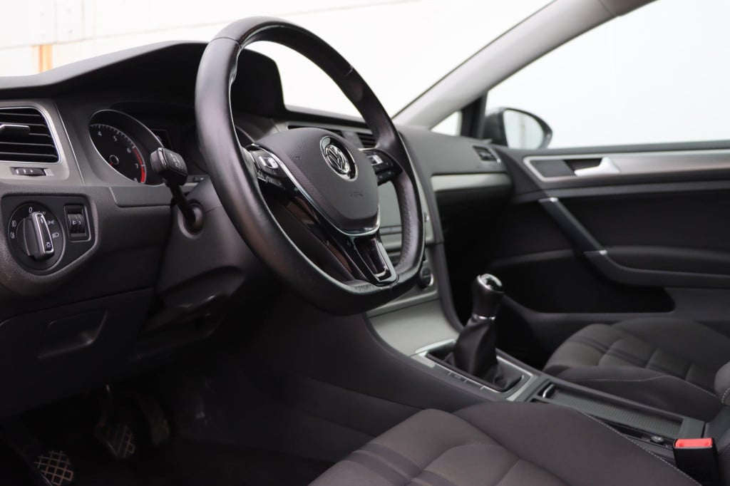 Volkswagen Golf variant 1.0 tsi business edition connected