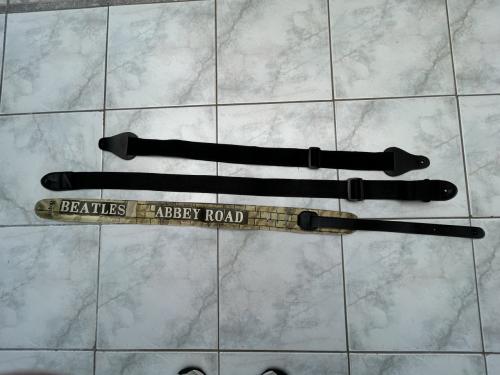 3 Gitaarbandem/ riemen.