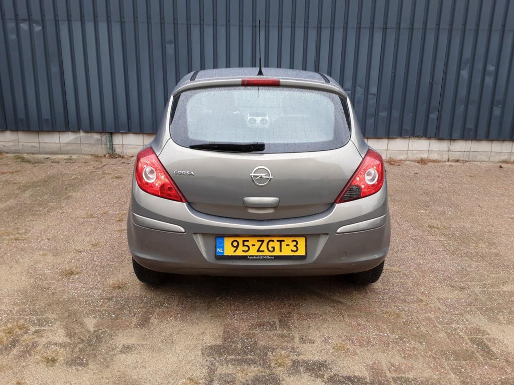 Opel Corsa 1.2-16v cosmo