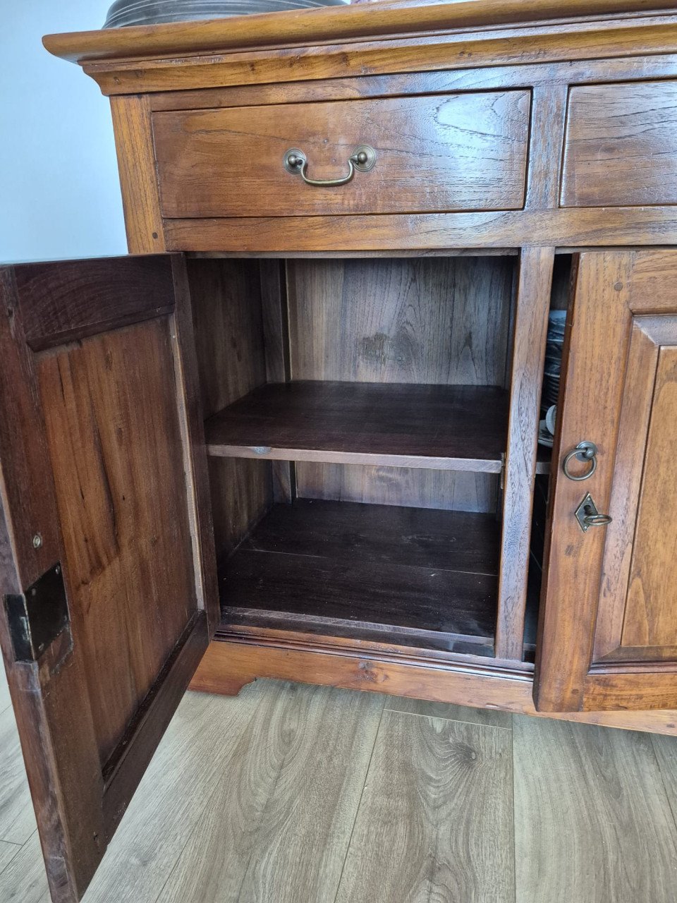 Gratis dressoir
