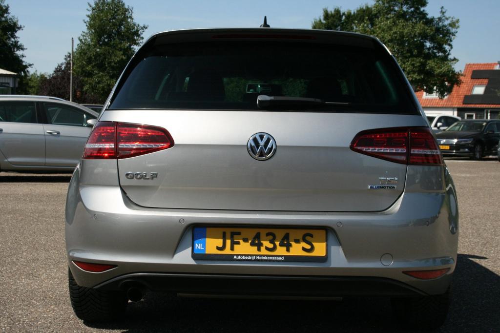 Volkswagen Golf 1.0 tsi business edition connected / navi / camera / led