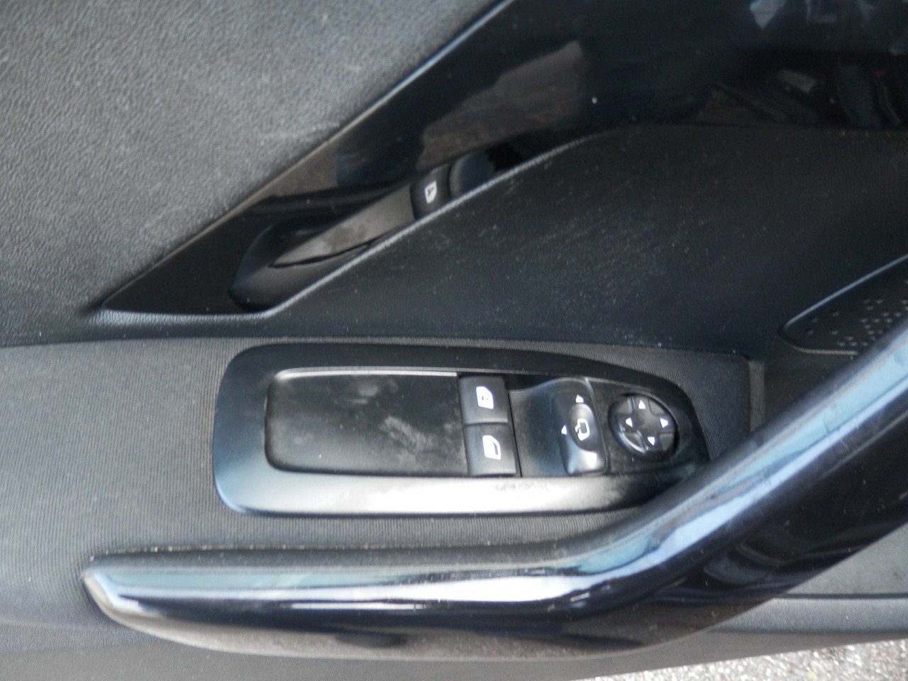 Auto Garant Biedt Aan: Peugeot 208 1.2 VTi Active