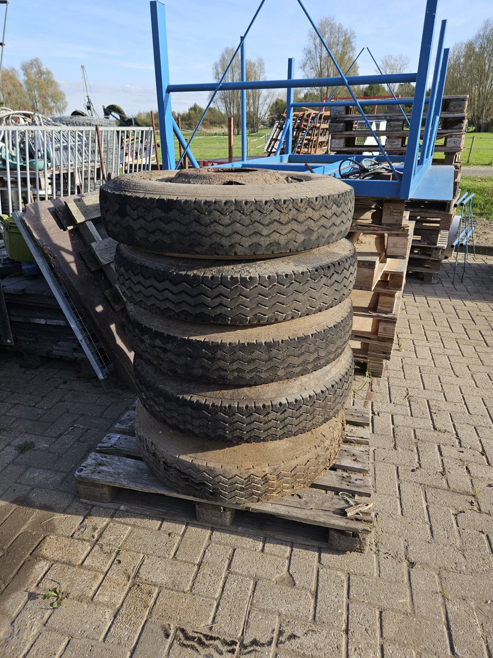 5 st velgen met band 8.25 r 20