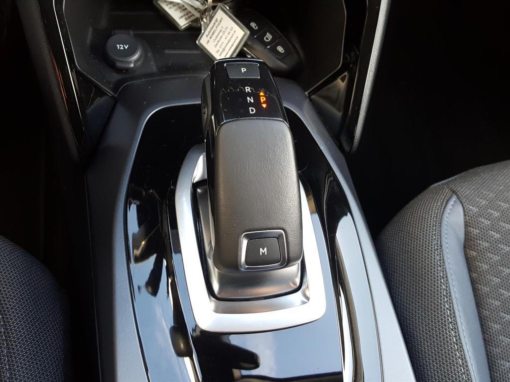 Peugeot 2008 allure 1.5 bluehdi 130pk automaat (eat8) apple carplay & andro