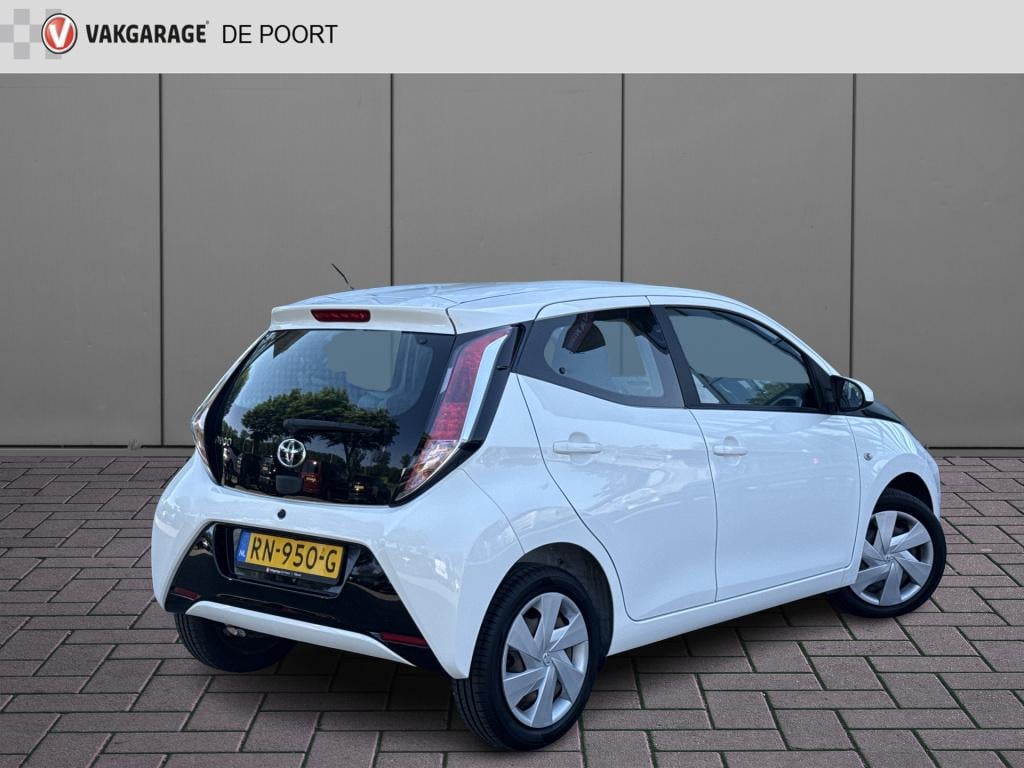Toyota Aygo 1.0 vvt-i x-play | camera | carplay | cruisec. | navi